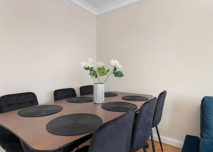 Three Bedroom In Center With Desk By Renters * Gdynia