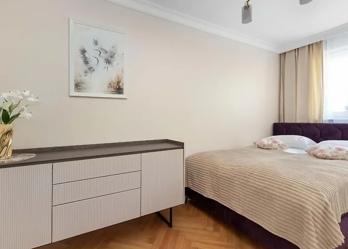 Lägenhet Three Bedroom In Center With Desk By Renters *