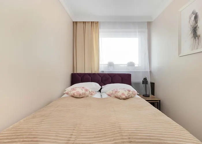 Three Bedroom In Center With Desk By Renters Lägenhet