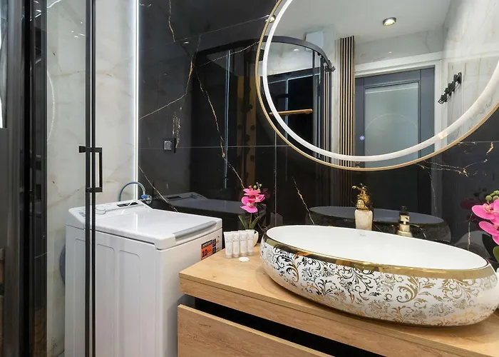 Lägenhet Three Bedroom In Center With Desk By Renters