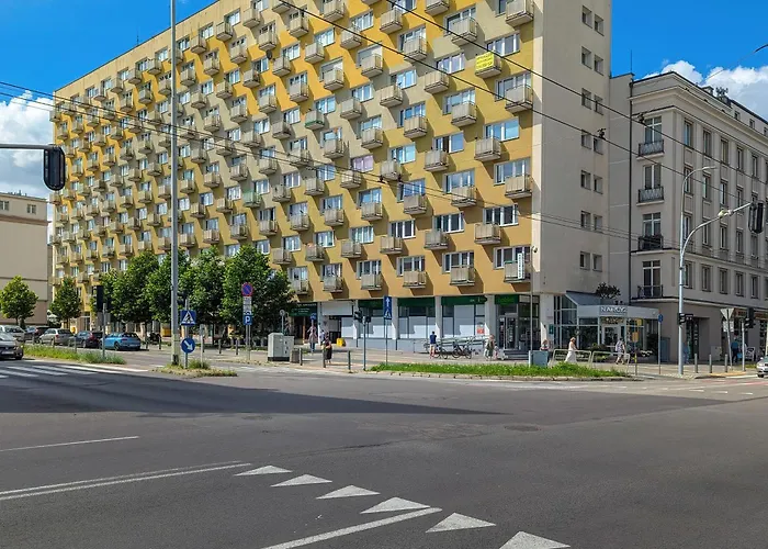 Three Bedroom In Center With Desk By Renters Gdynia